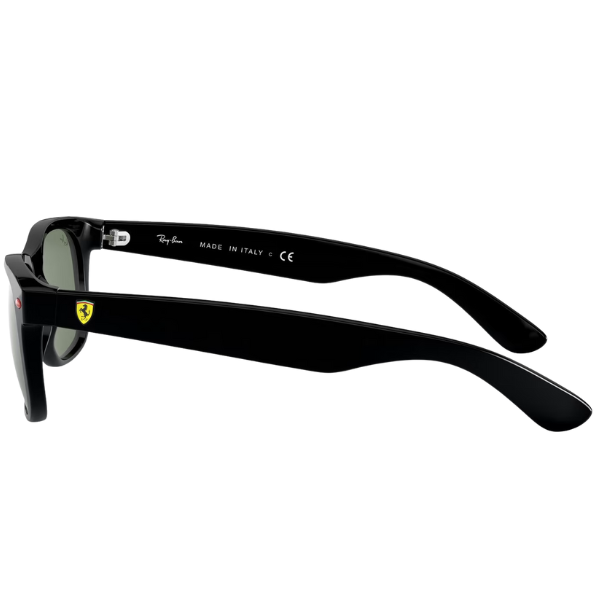 Ray-Ban Scuderia Ferrari Wayfarer RB4195M – Negro/Verde